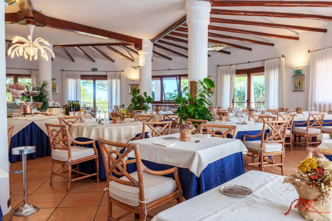 Hotel Punta Est Baja Sardinia Ngoại thất bức ảnh