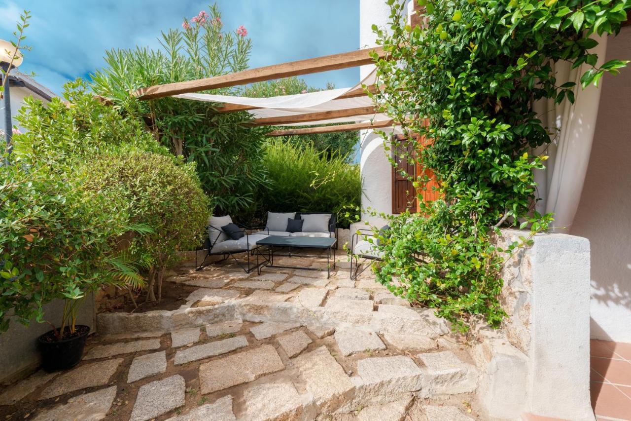Hotel Punta Est Baja Sardinia Ngoại thất bức ảnh