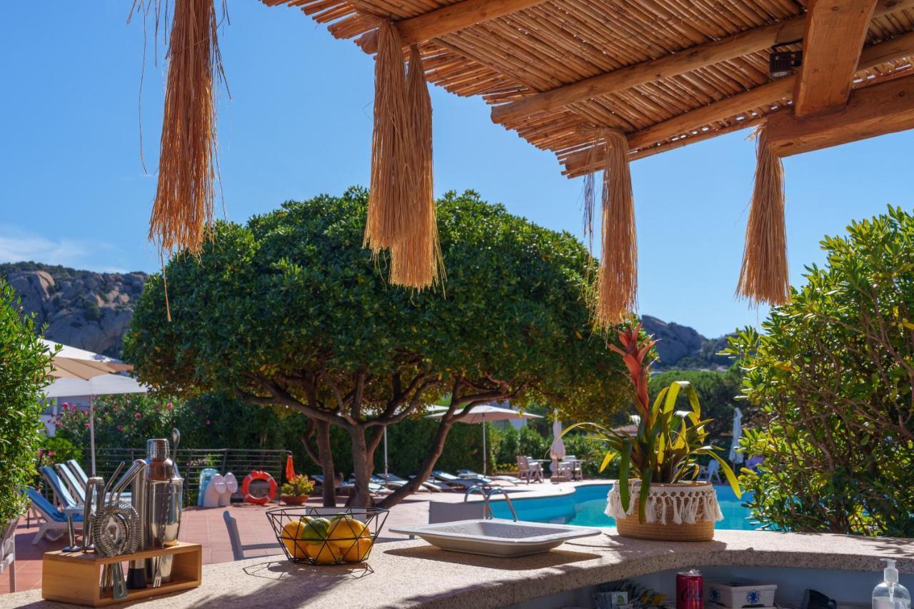 Hotel Punta Est Baja Sardinia Ngoại thất bức ảnh