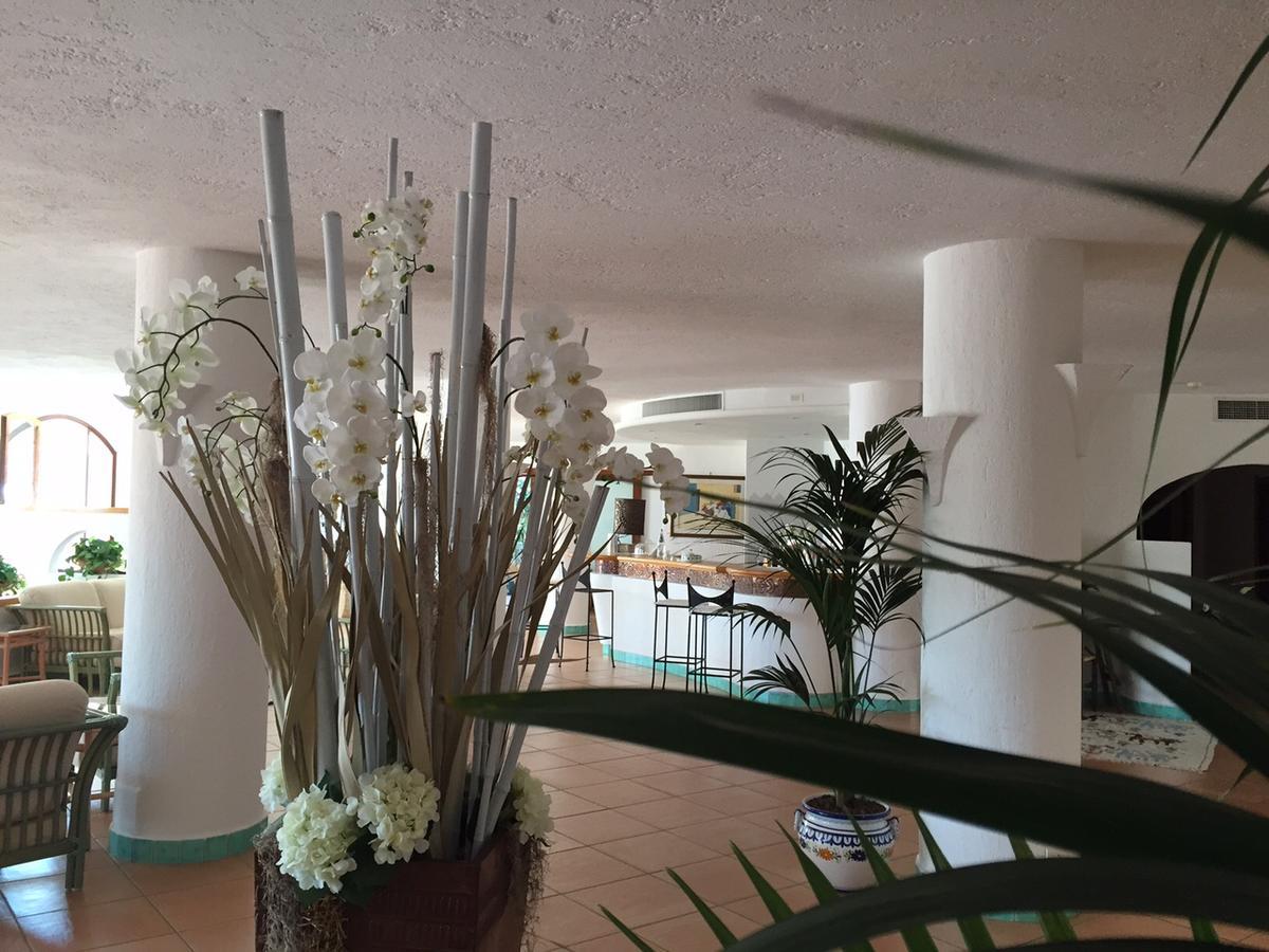 Hotel Punta Est Baja Sardinia Ngoại thất bức ảnh